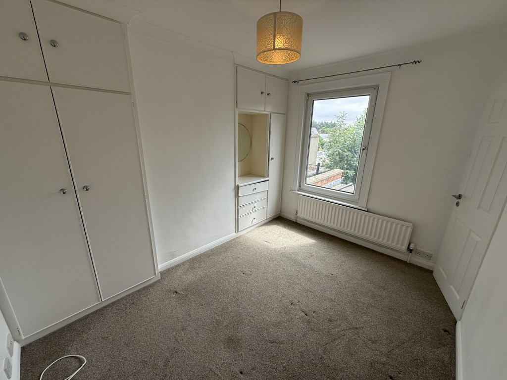 Lot: 200 - VACANT TWO-BEDROOM HOUSE - Bedroom one
